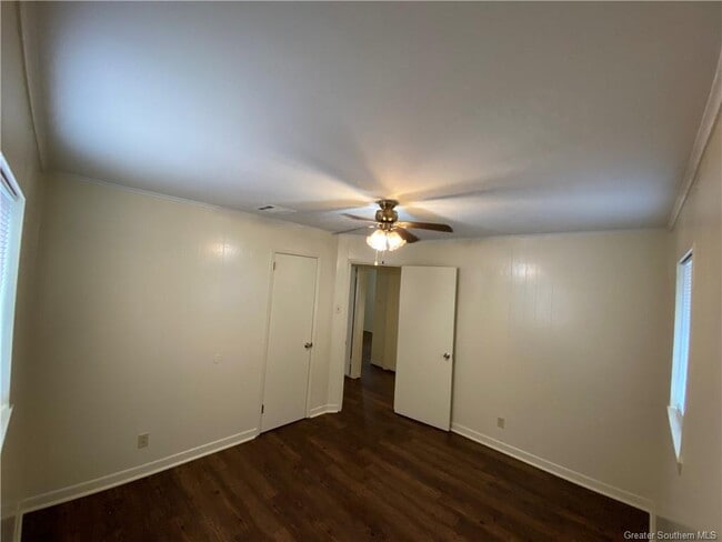 Building Photo - 1421 Cactus Dr