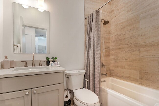 Building Photo - 127 Carondelet St