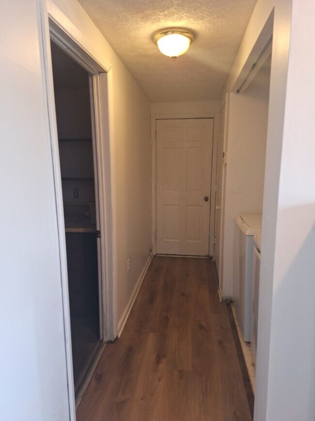 Building Photo - Basement Rancher located in Farragut