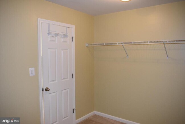 Building Photo - 233 Morlyn Dr