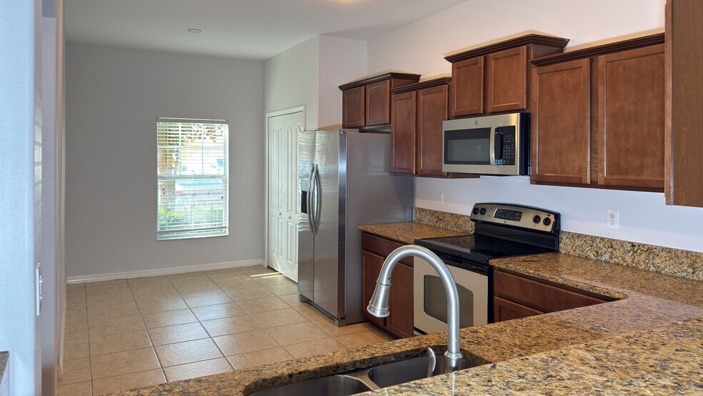 Building Photo - 4046 Mountain Chestnut Way