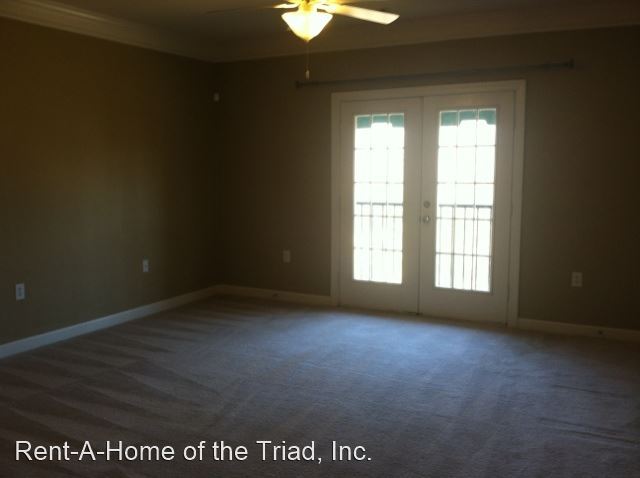 Building Photo - 2 br, 2 bath House - 108 Sunset Circle #202