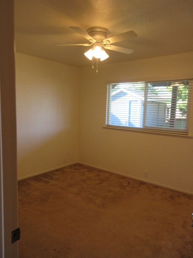 Building Photo - 3 Bedroom 2.5 Bath House in Los Osos