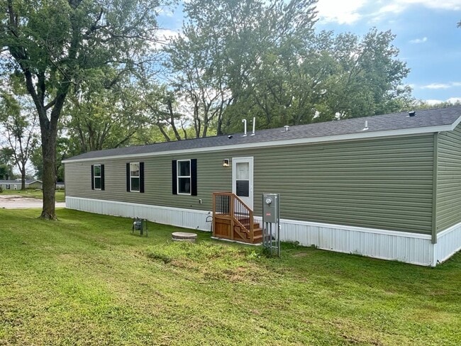 Building Photo - 2404 N 8th St