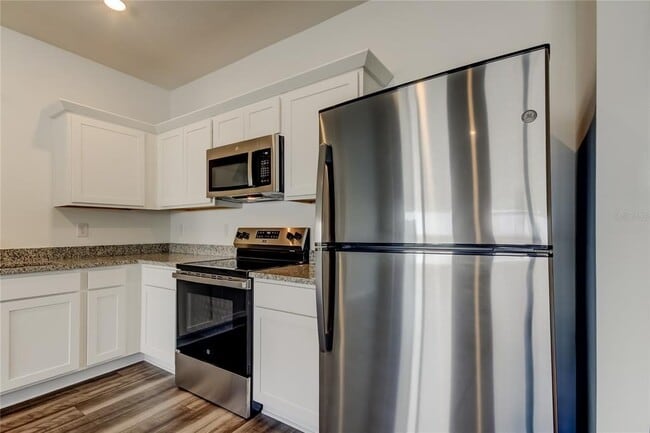 Building Photo - 11925 Sylvia St