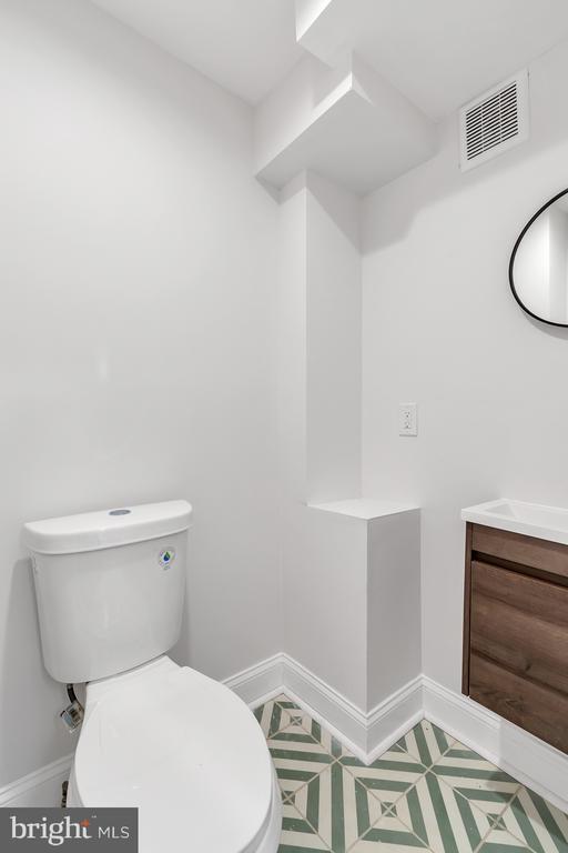 Building Photo - 3405 Claremont St