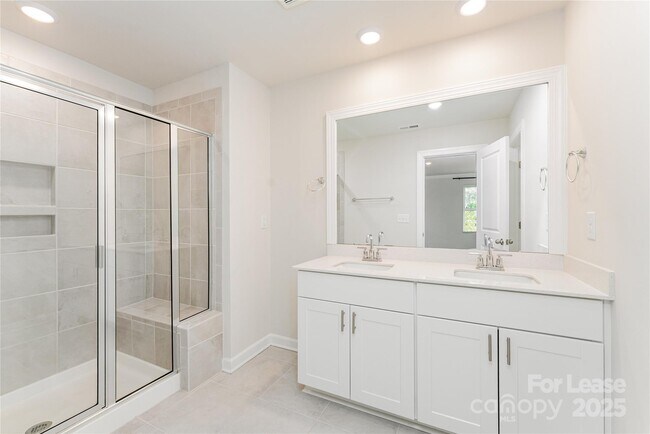 Building Photo - 2352 Belterra Dr