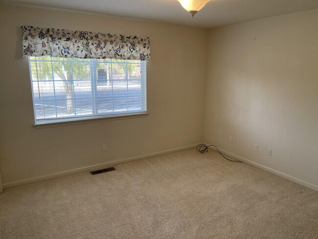 Building Photo - 508 S K St