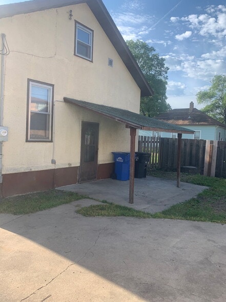 Building Photo - 720 12th St N