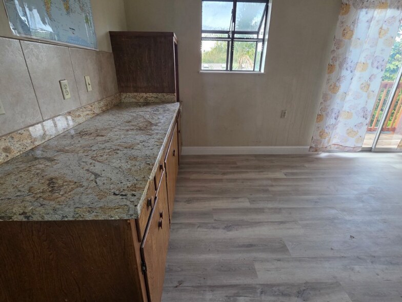 Building Photo - 4455 Glidden Way