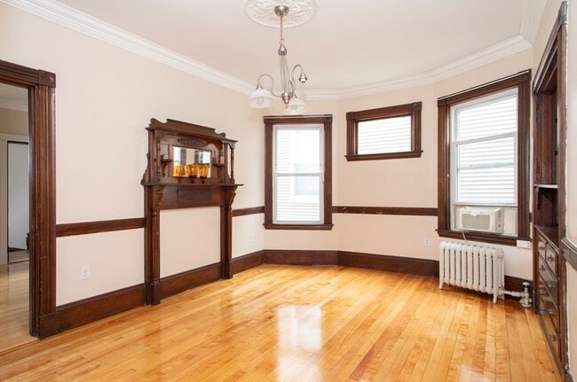 Building Photo - 17 Bellflower St