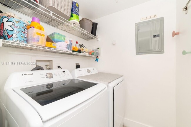 Building Photo - 17150 N Bay Rd