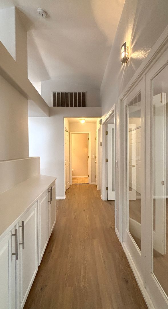 Building Photo - Single Story Summerlin Home with 3 Bedrooms! No Carpets. New Laminate Flooring. Cute backyard.