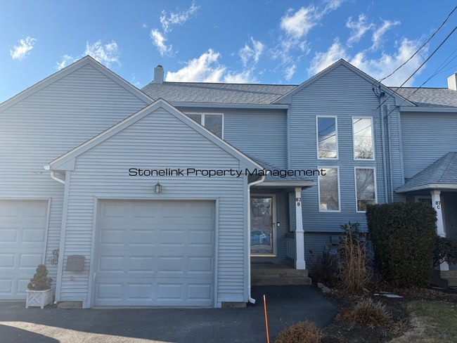 Building Photo - Fully Redesigned Townhouse Style Condo For Rent in Desirable Louisquisset Community!