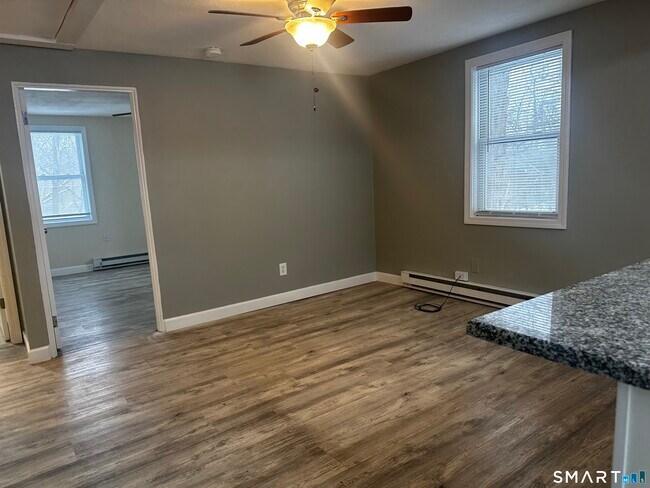 Building Photo - 4 Eastview Dr