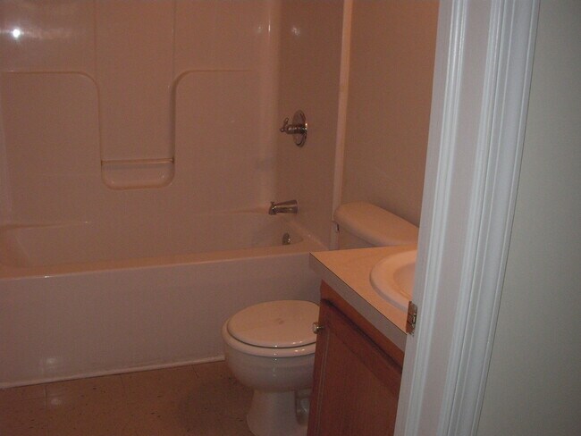 Building Photo - 110 Stallings Ct