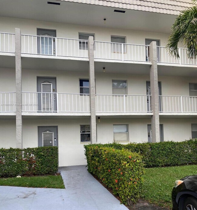 Building Photo - 8460 Sunrise Lakes Blvd