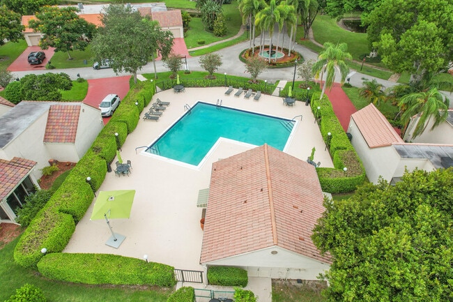 Building Photo - 6565 Las Flores Dr