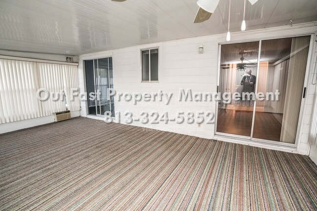 Building Photo - 2764 Kavalier Dr