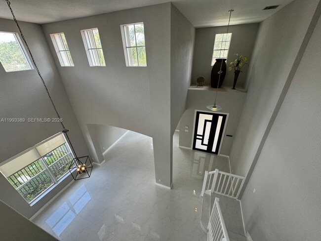 Building Photo - 4451 Seneca Ave