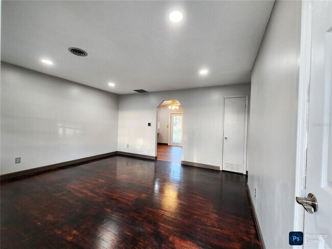 Building Photo - 3409 NE 22nd Ct