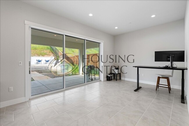 Building Photo - New Construction Executive Rental Home in ...
