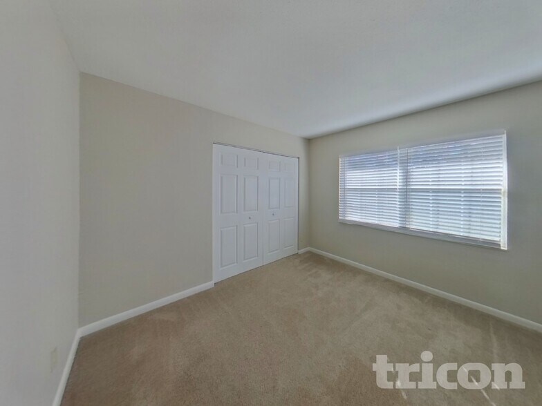 Building Photo - 1101 Seffner Valrico Rd