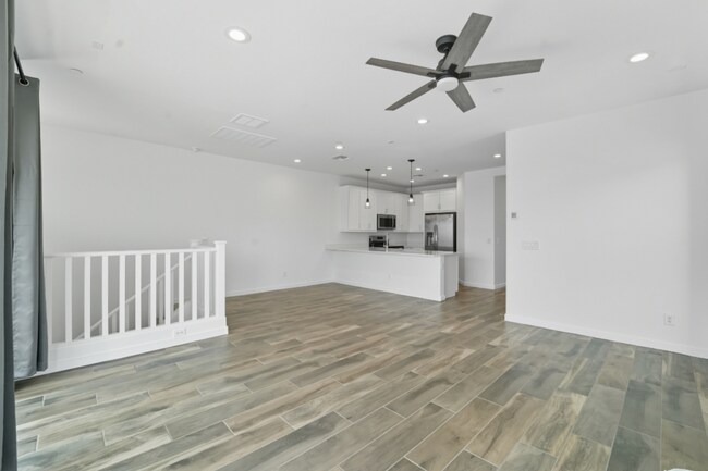 Building Photo - Like Brand New Luxurious Modern 3 Bedroom 2 Bath Townhome in Warner Meadow – Rare Rental Opportun...