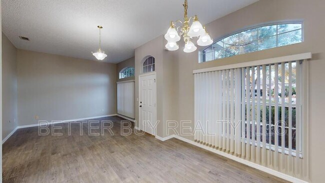 Building Photo - 23 Burning Tree Pl