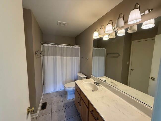 Building Photo - 1586 New Haven Dr