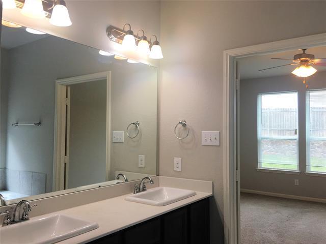 Building Photo - 9410 Smoke Tree Dr
