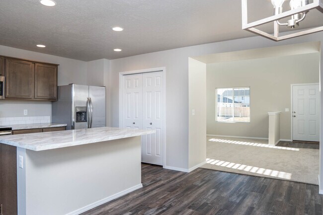Building Photo - 1036 Magic Mill Ave