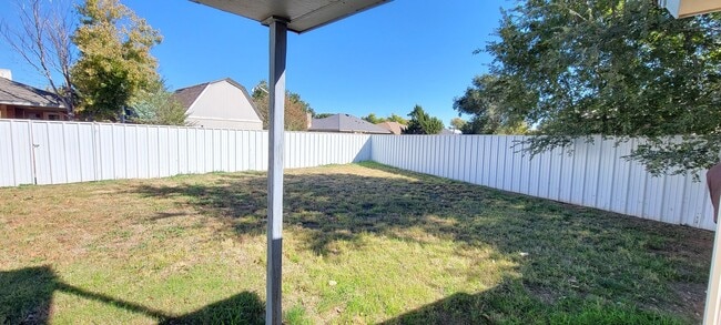 Building Photo - GREAT HOME IN NE CLOVIS NEAR MESA ELEMENTARY