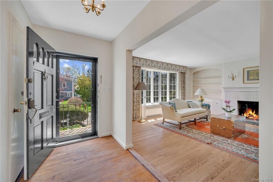 Building Photo - 6 Wildway