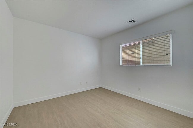 Building Photo - 2431 Lilac Cove St
