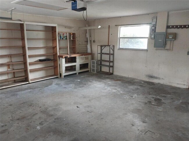 Building Photo - 3962 Basswood Dr