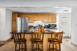 Building Photo - 103 Gray St