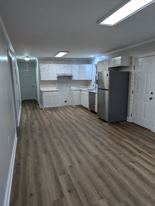 Building Photo - 1025 Hazelwood Dr