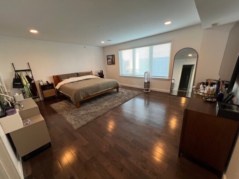 Building Photo - 753 N 20th St