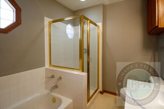 Building Photo - Comfortable and Cozy 3 Bedroom/2 Bath Home