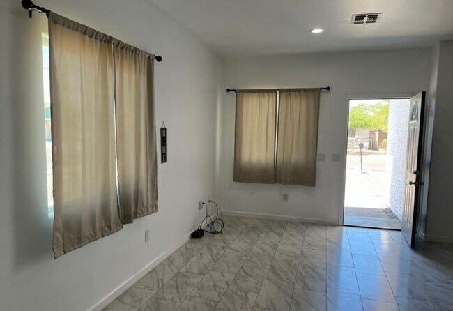 Building Photo - Charming 4BR House in Casa Grande