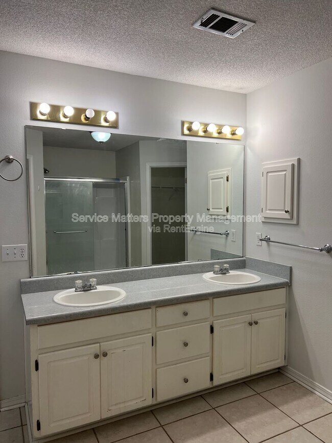 Building Photo - 1216 Bartram Ln