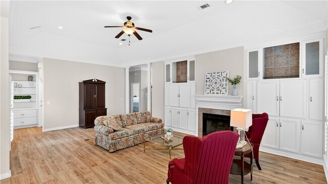 Building Photo - 4728 Stonebriar Cir