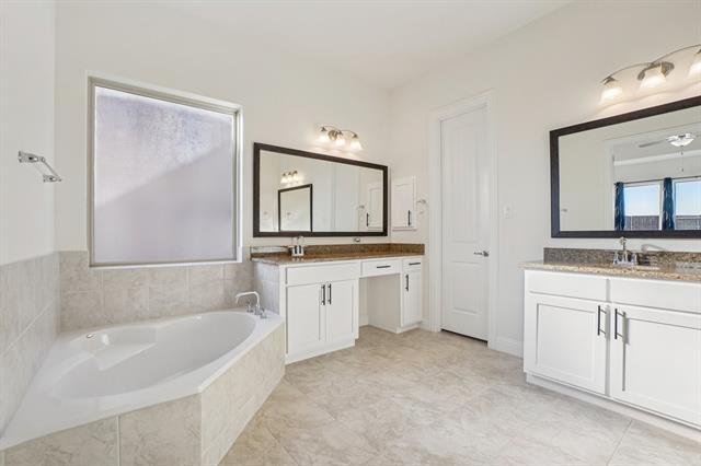 Building Photo - 17220 Eastbrook Dr