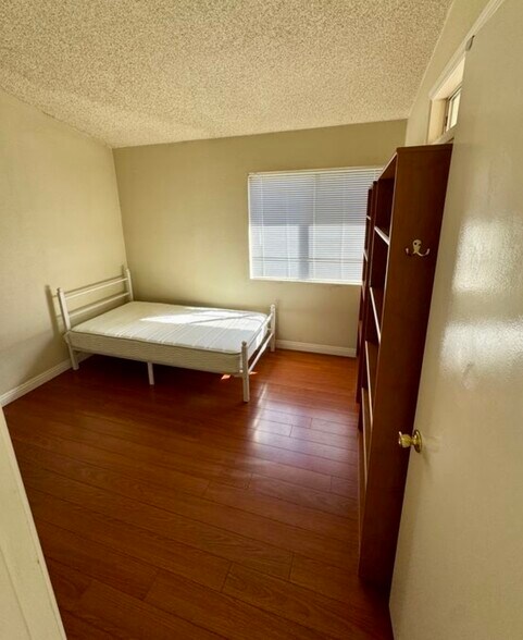 Building Photo - 1241 Mariposa St