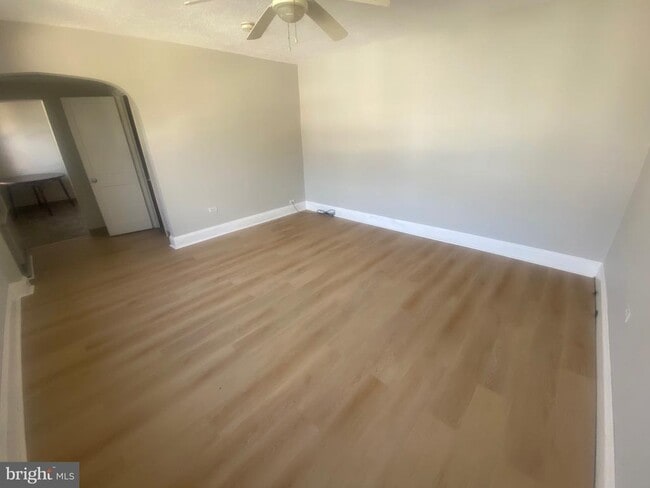 Building Photo - 131 Simpson St