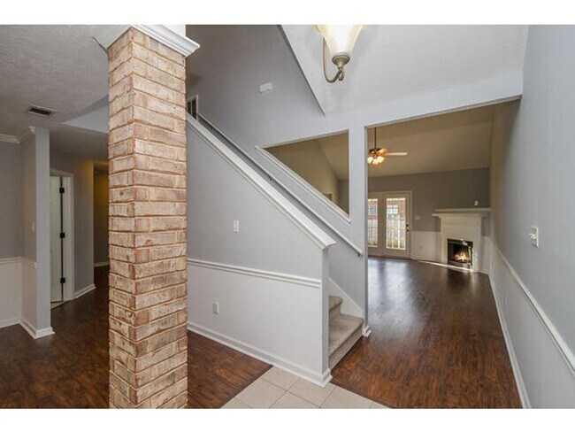 Building Photo - 7641 Pleasantville Way