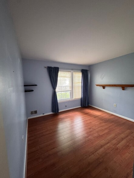 Guestroom - 115 Cascade Ct