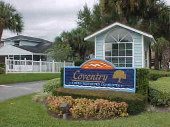 Building Photo - 2Bed, 2 Bath, Garage,Fireplace, &amp; Comm...