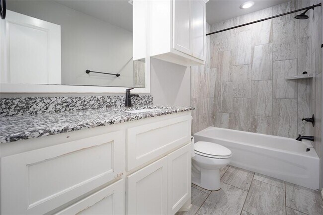 Building Photo - 508 NW 199th St